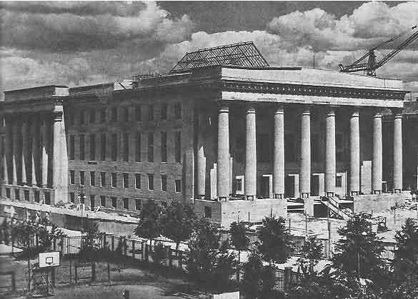 Слева от строящейся Республиканской библиотеки - Молодежный стадион