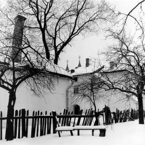 Дворик монастыря бонифратров