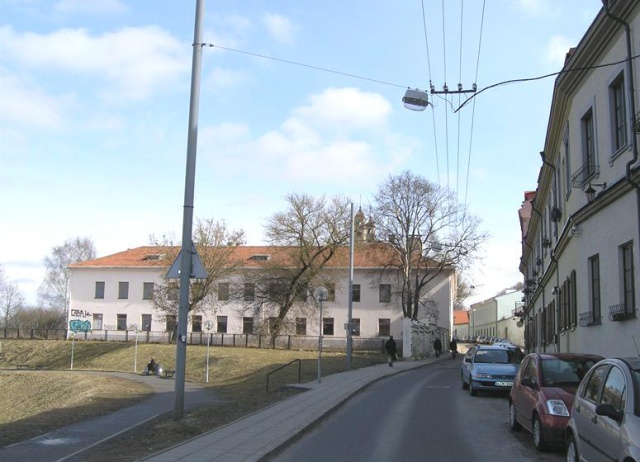 Вид с улицы А.Страздялё на Воспитательный дом Иисуса-Младенца.