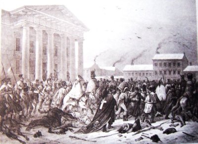 Винцент Адам Жан-Виктор | (1801-1867) и Бишебуа Луи Пьер-Альфонс (1801-1850). Бегство французской армии в 1812 г. через Ратушную площадь в Вильне. Литография, по рисунку Яна Кшиштофа Дамеля (1780-1840).